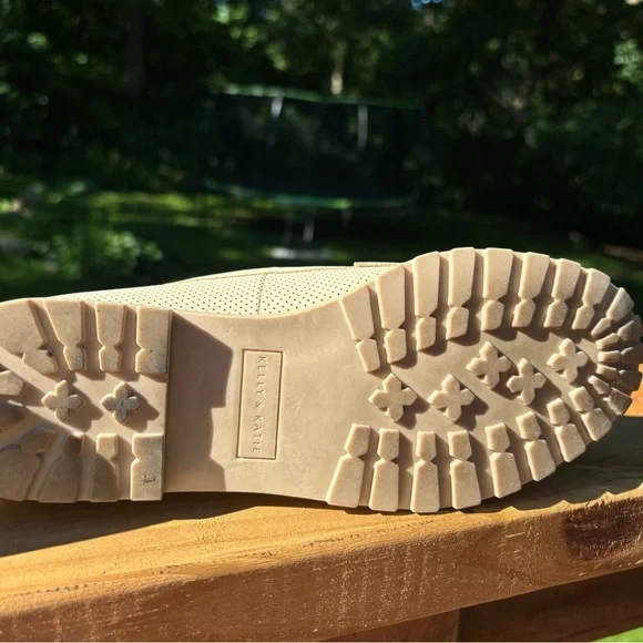 Kelly and Katie Tan Loafers size 6 - Picture 2 of 9